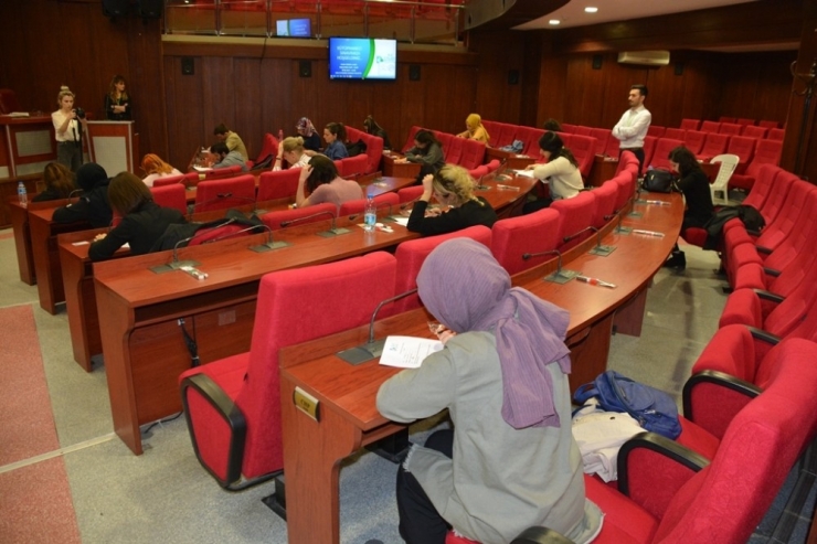 İzmit Belediyesi Kütüphaneci Alımı Sınavı Yapıldı