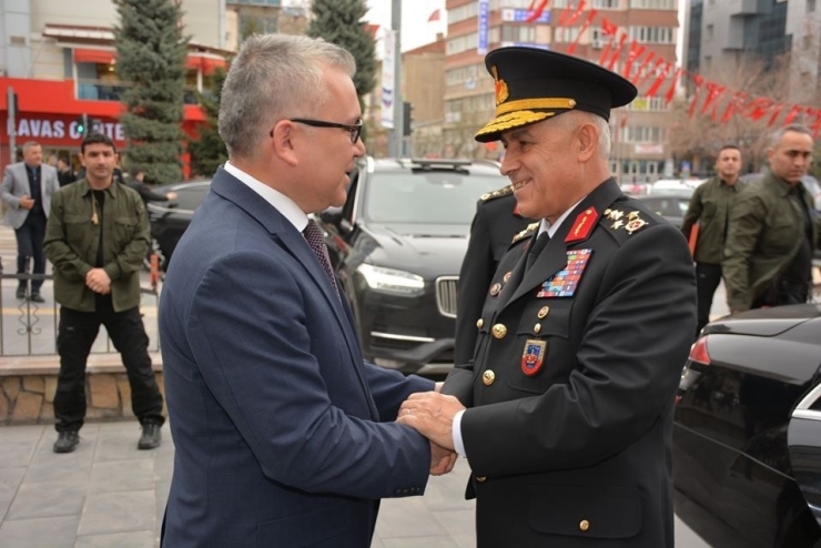 Jandarma Genel Komutanı Niğde Valisini Ziyaret Etti