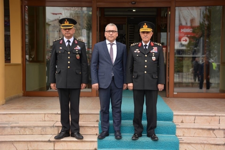 Jandarma Genel Komutanı Niğde Valisini Ziyaret Etti