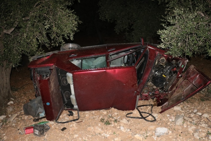 Otomobil Tarlaya Yuvarlandı: 1 Yaralı