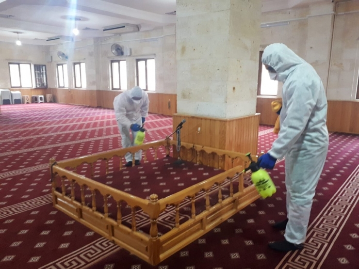 Karaköprü’deki Camilerde Korona Virüs Önlemi
