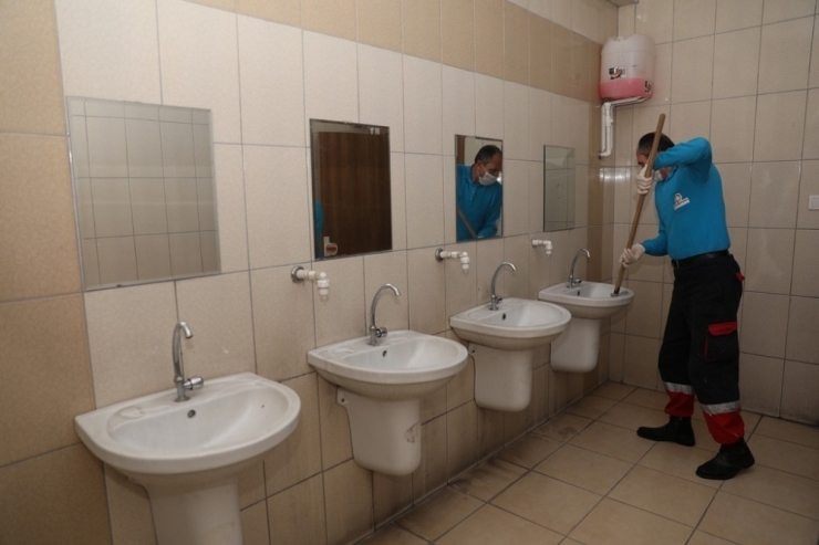 Kocasinan’da Her Alanda İlaçlama, Hijyen Ve Dezenfekte Seferberliği