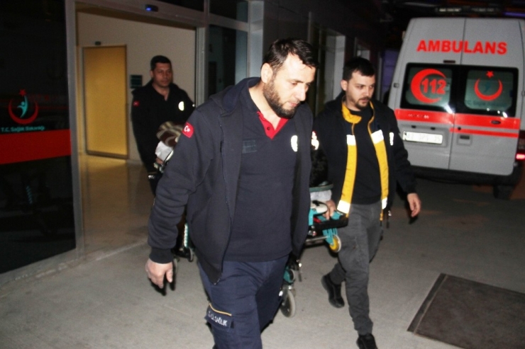 Afganlı Şahıs “Buraya Korona Virüsü Mü Getiriyorsunuz” Diye Bıçaklandı