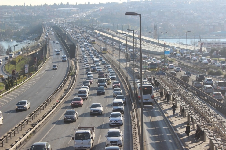 Okulların Tatil Edilmesiyle Trafikte Yoğunluk Başladı