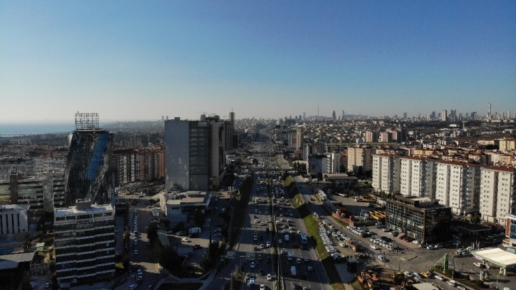 Anadolu Yakası’nda Trafik Yoğunluğu Havadan Görüntülendi