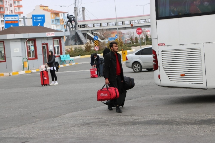 Niğde Otogarında Koronavirüs Yoğunluğu