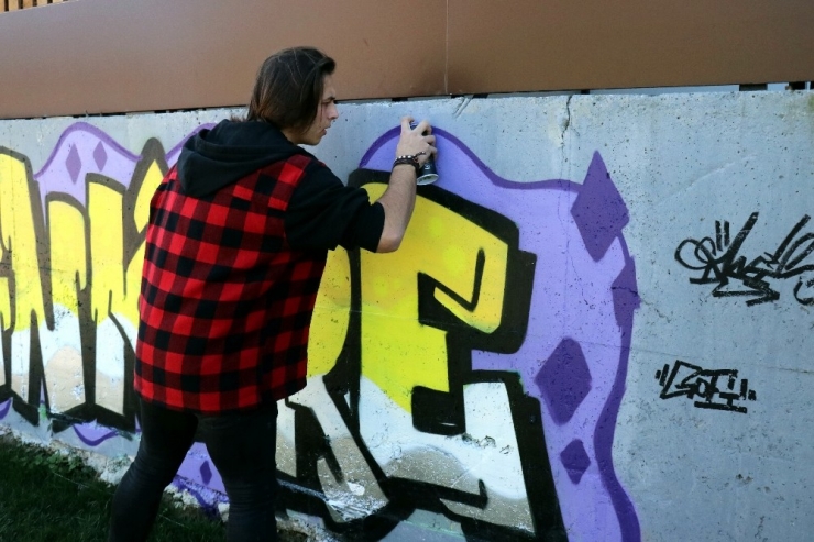 Küçük Yaşlarda İlgisini Çeken Grafiti Sanatı Yaşam Biçimi Oldu