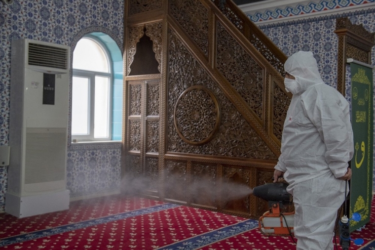 Mersin’de Koronaya Karşı Dezenfeksiyon Çalışmaları Yapılıyor