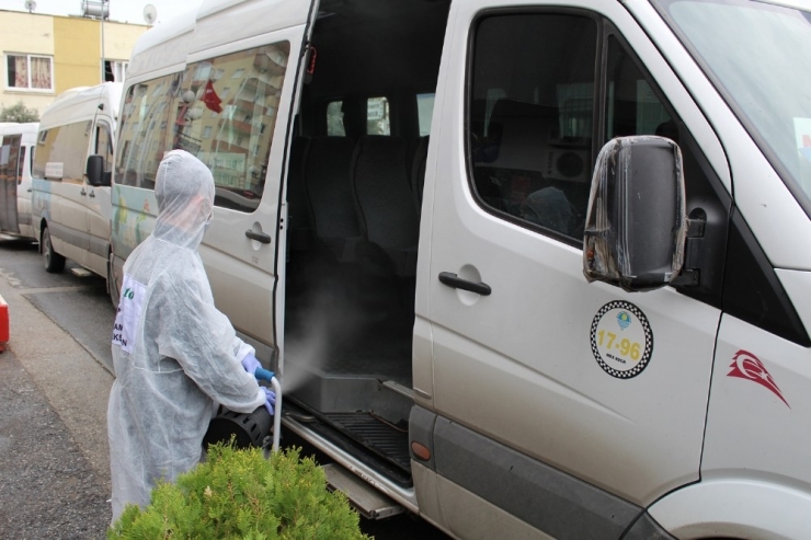 Mersin’de Toplu Taşıma Araçları Korona Virüse Karşı İlaçlanıyor