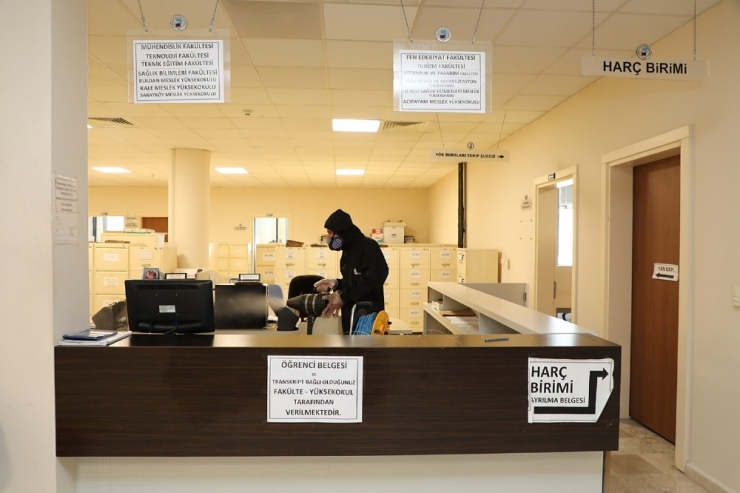 Paü Korona Virüsü Tehdidine Karşı Dezenfekte İşlemi Başlattı