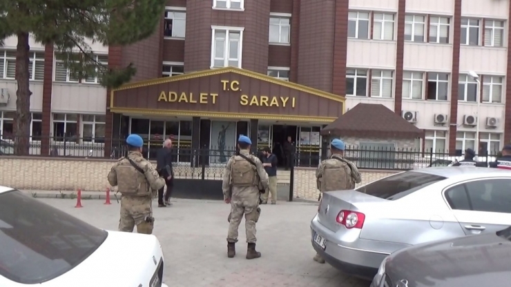 Boğazı Kesilen Kadının Katil Zanlısı Oğlu Tutuklandı