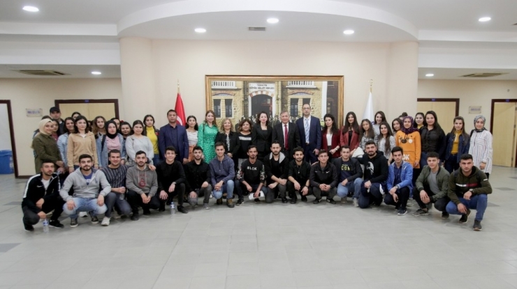 Akay: "Biz Size, Siz İnsanlığa Yardım Edeceksiniz"