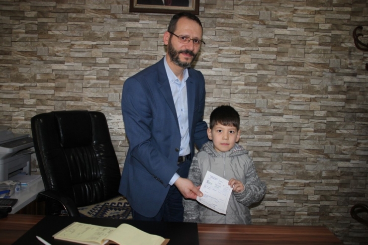 Öğrenciler Birincilik Ödülünü Hayır Kurumuna Bağışladılar