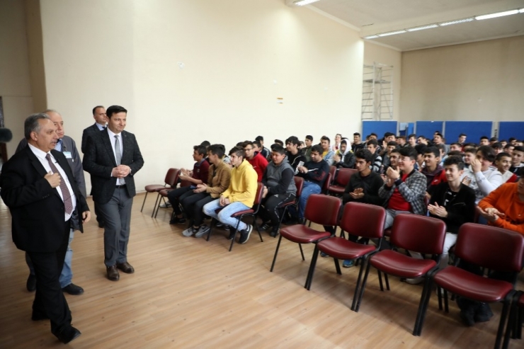 “Teknik Eğitim Kolunuzda Bilezik"