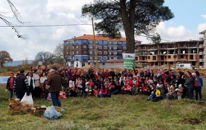 Anaokulu Öğrencileri 250 Fidanı Toprakla Buluşturdu