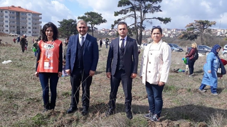 Anaokulu Öğrencileri 250 Fidanı Toprakla Buluşturdu