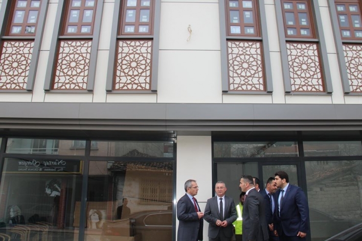 Kaymakam Pişkin Gençlik Merkezinde İncelemelerde Bulundu