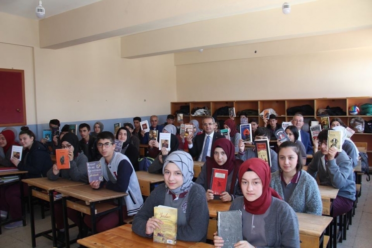 Kaymakam Öğrencilerle Son Kez Kitap Okudu