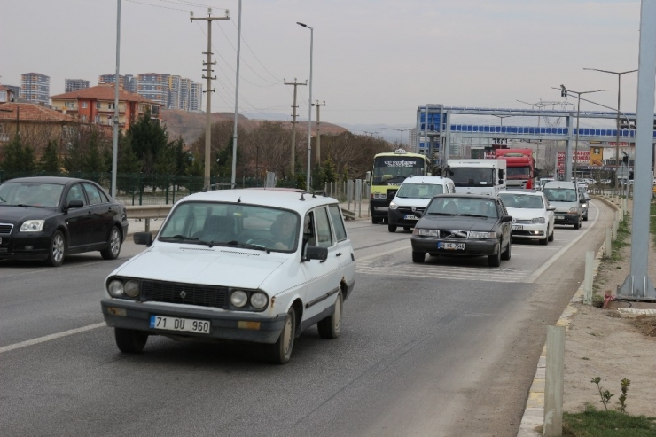 43 İlin Geçiş Güzergahında ’Korona Virüsü’ Tatili Yoğunluğu