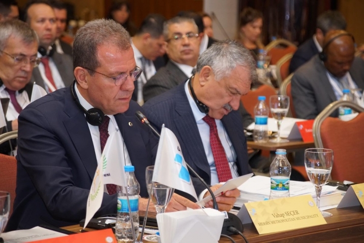 Seçer: "Mülteci Akınının Yönetiminde Araştırmalar Yapıyoruz"