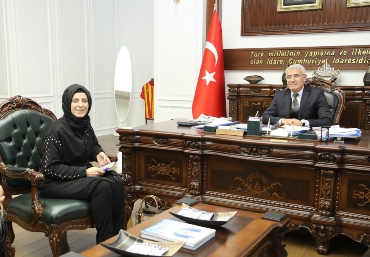 Yeni Kadın Muhtardan Başkan Güder’e Ziyaret