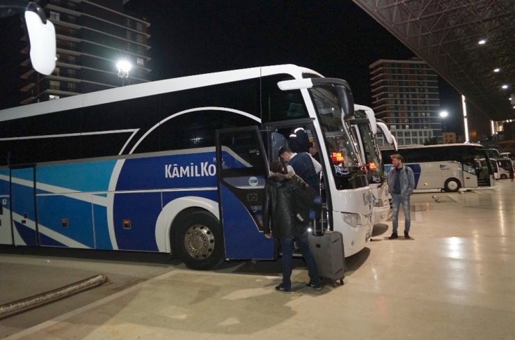 Şehirlerarası Otobüs Terminali, Yolcularla Doldu