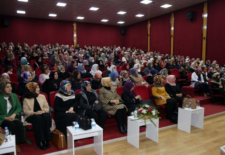 Van Büyükşehir’den ‘Mutlu Aile, Mutlu Gelecek’ Semineri