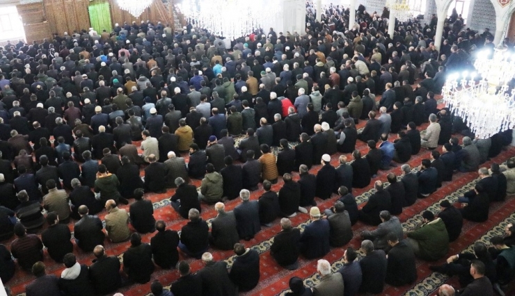 Cuma Hutbesinde Korona Virüsü Uyarısı