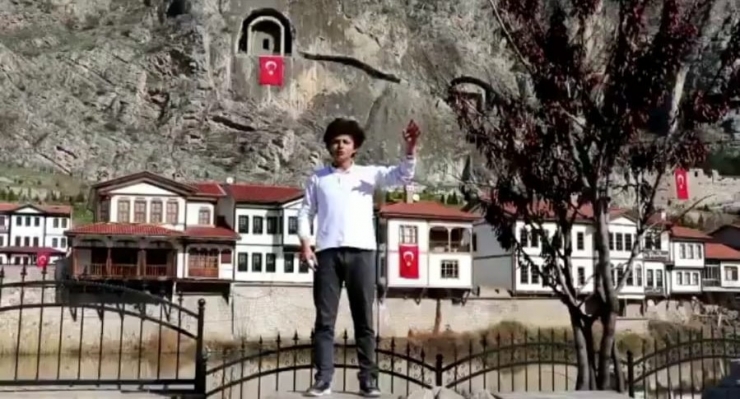 Anaokulu Ve Lise Öğrencilerinden İstiklal Marşı Klibi