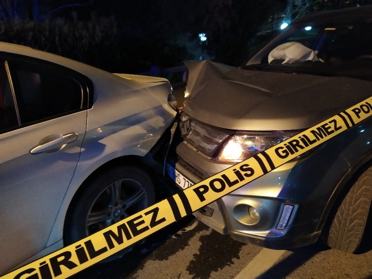 Alkollü Sürücü Park Halindeki Lüks Otomobile Çarptı: 1 Yaralı