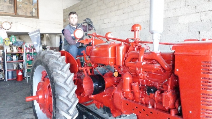 Hurda Halindeki 69 Yıllık Traktör Tamir Edildi, Görenler Nostalji Yaşadı