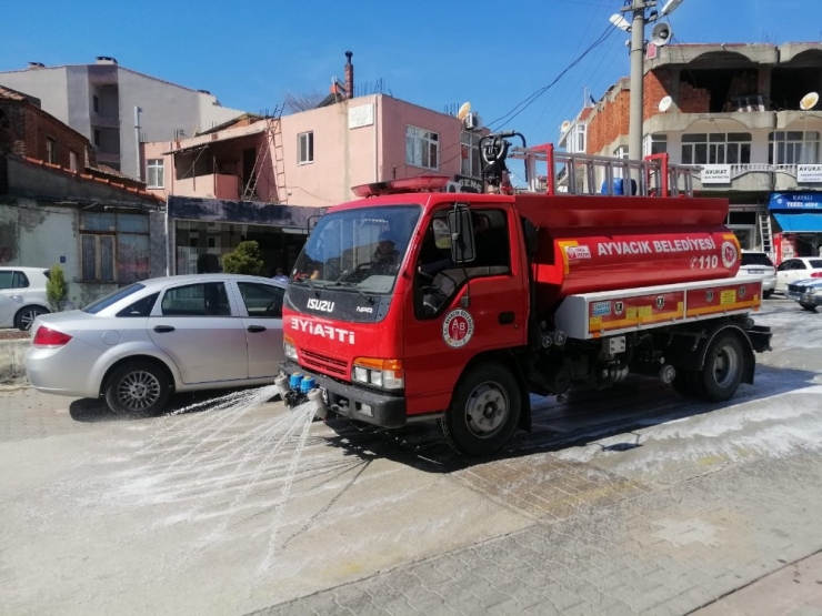 Ayvacık’ta Toplu Temizlik