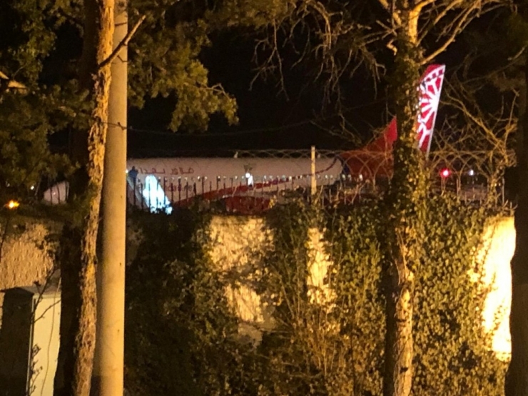 Bağdat’tan Ankara Esenboğa Havalimanı’na Gelen Uçaktaki 57 Kişi Karantinaya Alındı