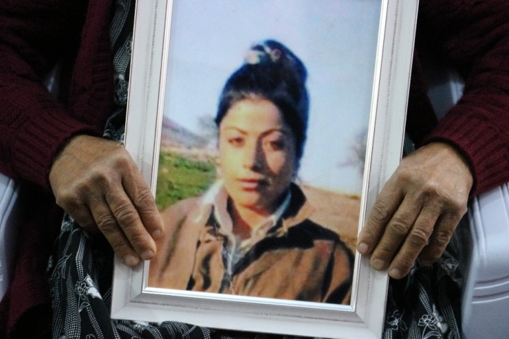 Hdp İl Binası Önündeki Evlat Nöbetine Bir Aile Daha Katıldı