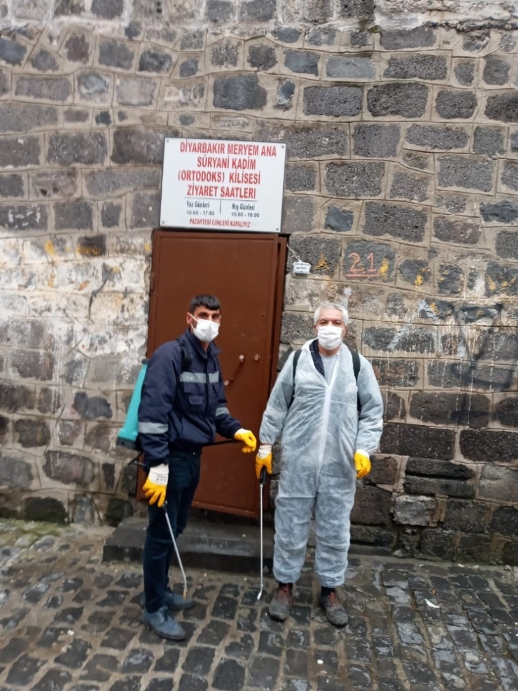 Diyarbakır Büyükşehir Belediyesi İbadethaneleri Dezenfekte Etti