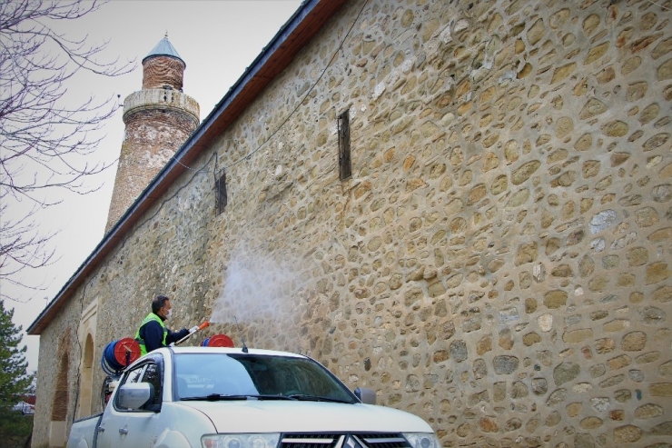 Elazığ’da Tarihi Mahalle Korona Virüsüne Karşı Dezenfekte Edildi