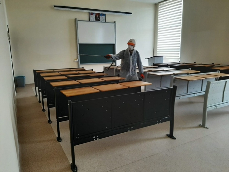 Etü Kampüsünde İlaçlama Ve Dezenfekte Çalışması Yapıldı