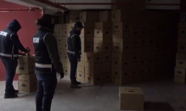 Esenyurt’ta Kaçak Nargile Tütünü Operasyonu: 6 Gözaltı