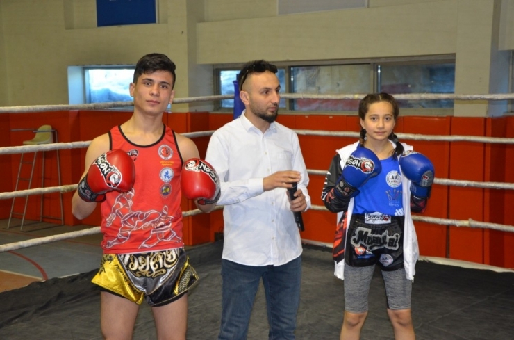 Hakkari’de Okullar Arası “Muay Thai” Yarışması Düzenlendi