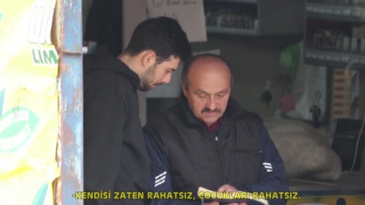 Vatandaşların Bakkal Borçlarını Kapatıp, İçi Para Dolu Zarflar Dağıttılar