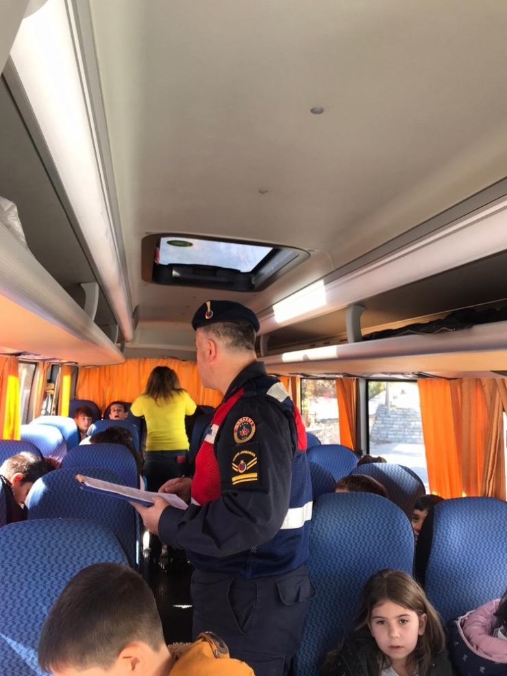 İzmir’de Huzur Ve Güven Operasyonu: 35 Şahıs Yakalandı