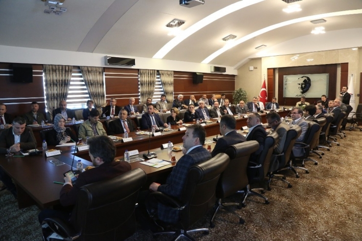 Kbü Rektörlüğü: "Yabancı Öğrenci Ve Akademisyenlerin Hastalığı Taşıma İhtimali Bulunmuyor"