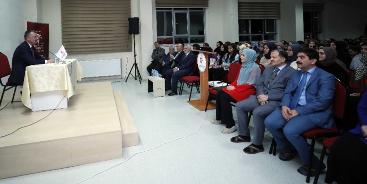 Başkan Büyükakın, Medeniyet İnşasının Şifrelerini Anlattı