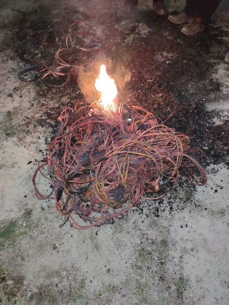 Bakır Kablo Hırsızları Suçüstü Yakalandı