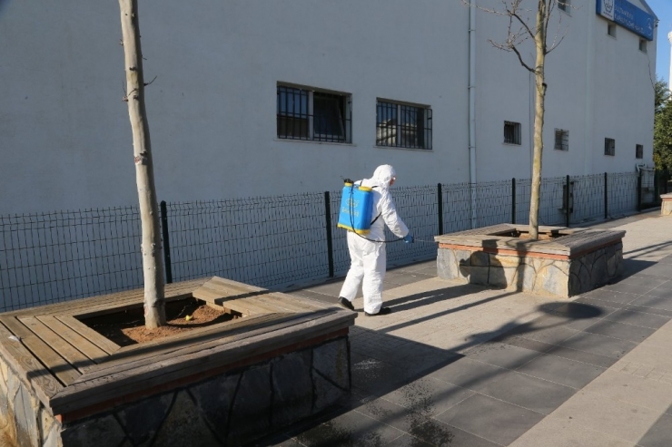 Sultanbeyli İlçesi Genelinde Dezenfekte Çalışmaları Hızla Devam Ediyor