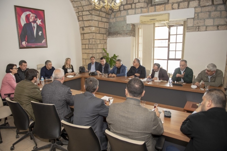 Mersin’de Belediyeler Korona Virüse Karşı Ortak Kriz Merkezi Oluşturuyor