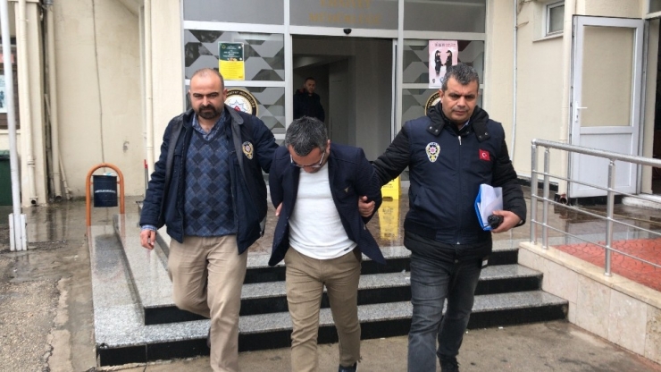 Sahte 100 Liralarla 10 Bin Liralık Altın Alıp, Kaçtı