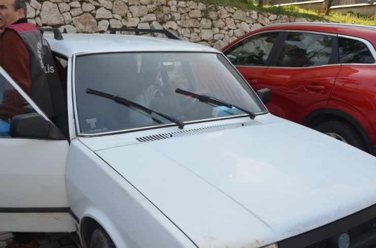 Aranan Kanser Hastası Yaşlı Adam Aracında Ölü Bulundu