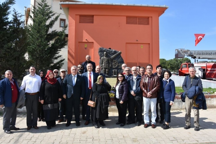 Tek Mermi İle Fransız Denizaltısı Ve 28 Askerini Teslim Almıştı...o Kahramana Vefa