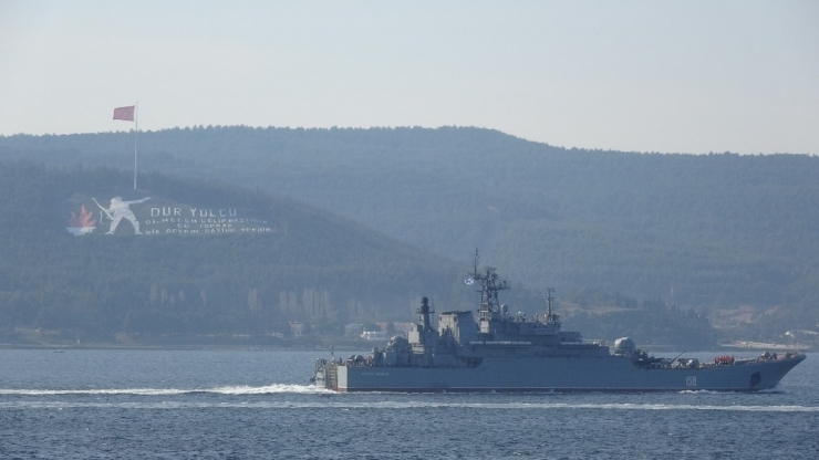 Rus Savaş Gemisi Çanakkale Boğazı’ndan Geçti